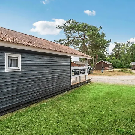 2 Bedroom Awesome In Holiday home